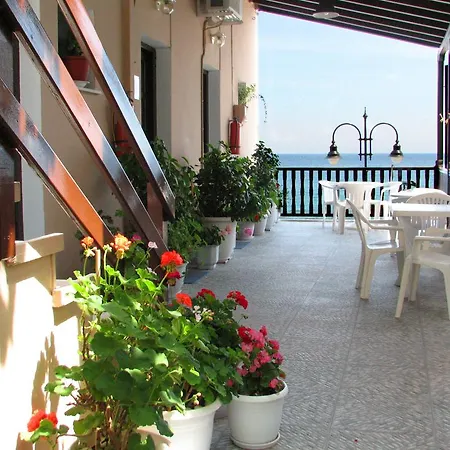 Apartman Maria & *